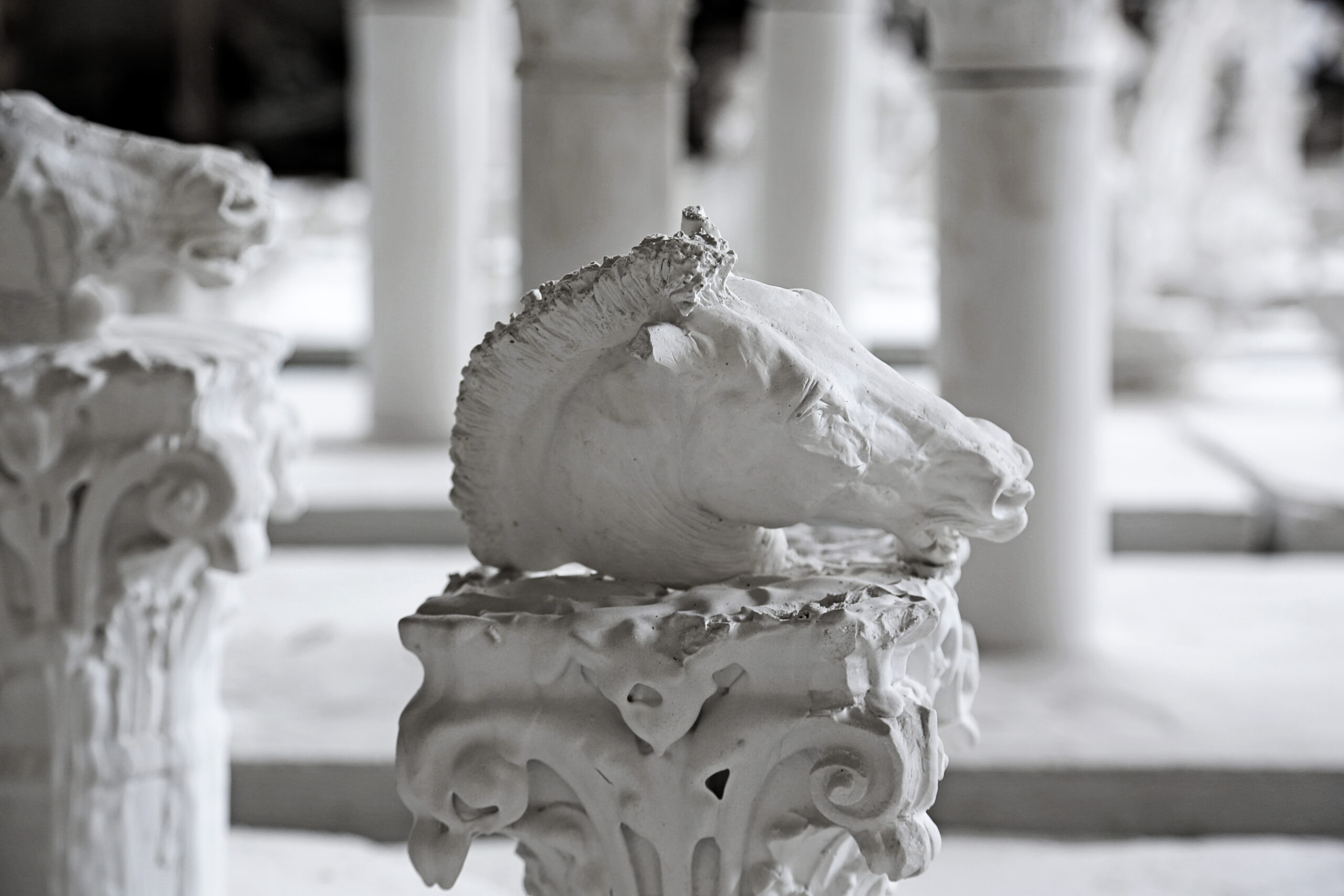 L’arte di Gustavo Aceves alla Villa Romana del Casale: la mostra curata da Vincenzo Sanfo tra scultura contemporanea e patrimonio archeologico L’arte di Gustavo Aceves alla Villa Romana del Casale: la mostra curata da Vincenzo Sanfo tra scultura contemporanea e patrimonio archeologico