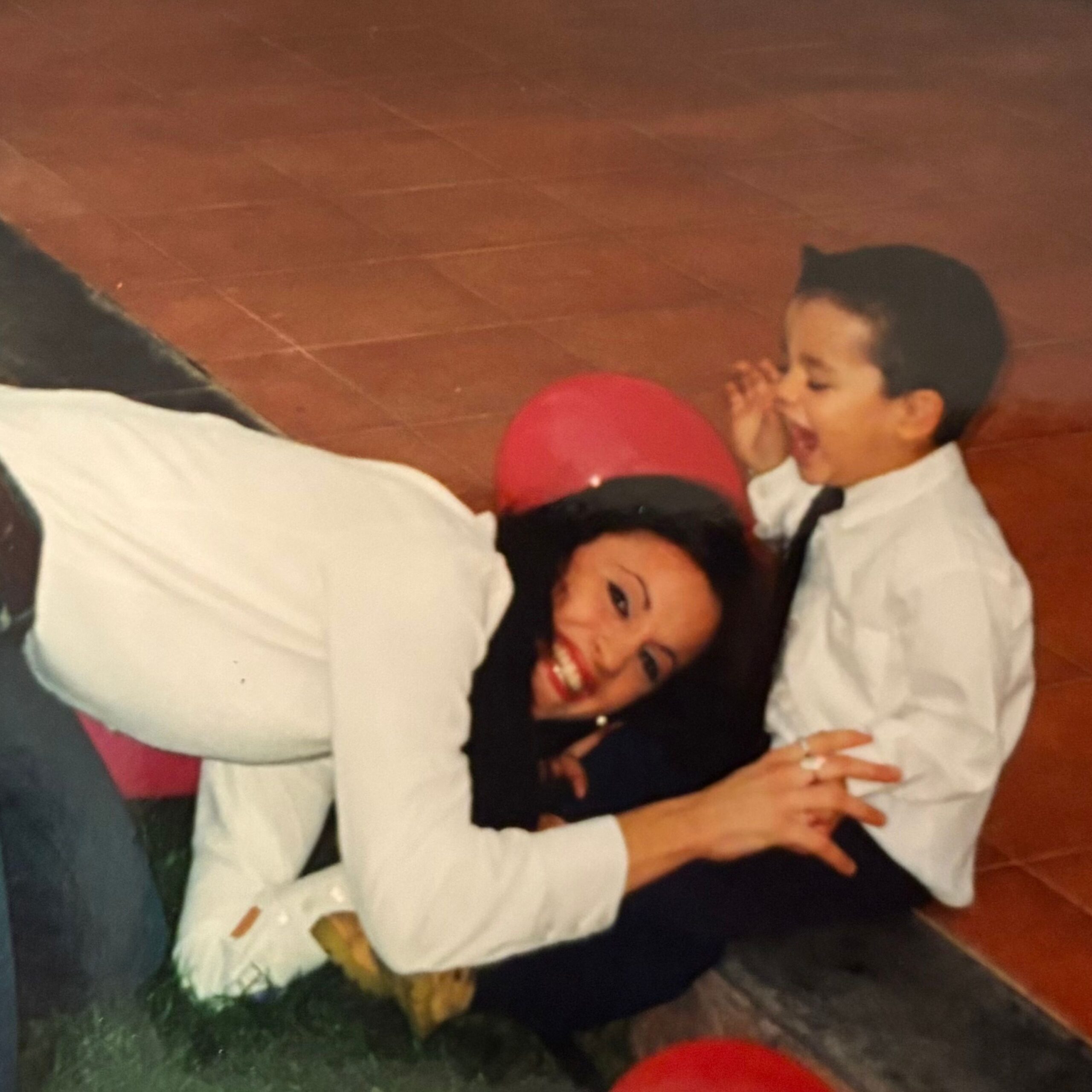 Saitta, “Mamma non chianciri”: il volo che diventa canzone. Dalla Sicilia a Milano, tra radici e pop contemporaneo